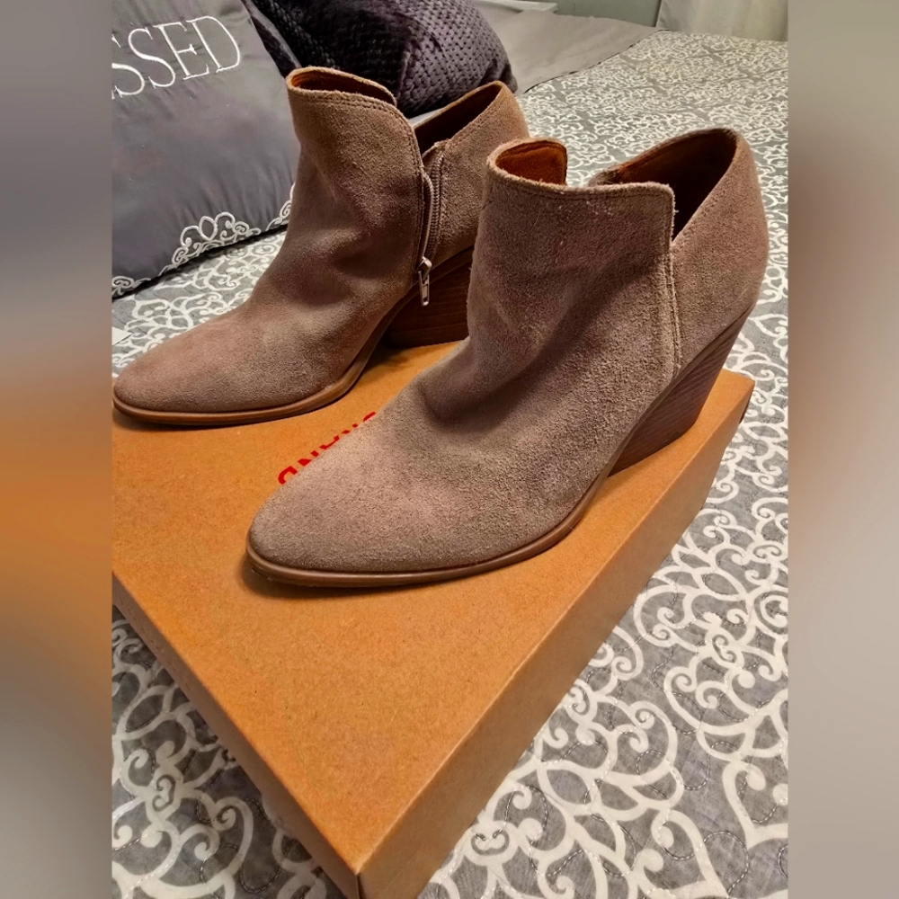 Lucky Brand Ladies Boots
